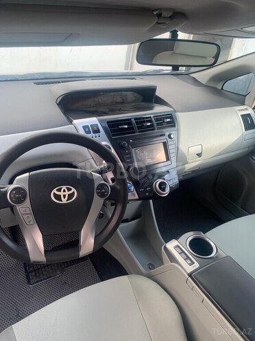Toyota Prius V 2011, 273,910 km - 1.8 л - Bakı