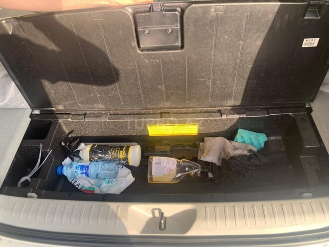 Toyota Prius V 2011, 273,910 km - 1.8 л - Bakı