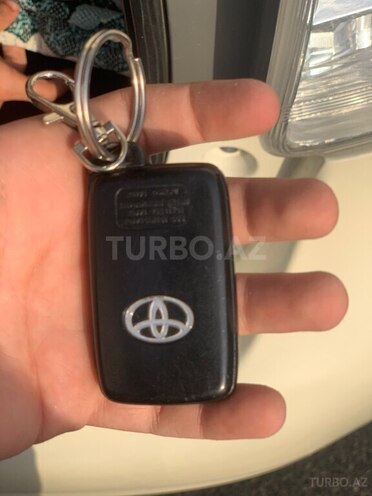 Toyota Prius V 2011, 273,910 km - 1.8 л - Bakı