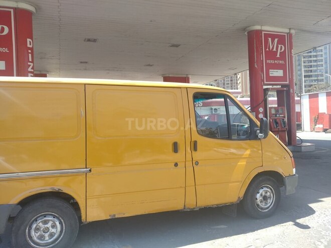 Ford Transit-6