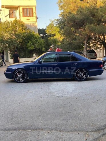 Mercedes E 220 d 2000, 123,575 km - 2.2 l - Bakı