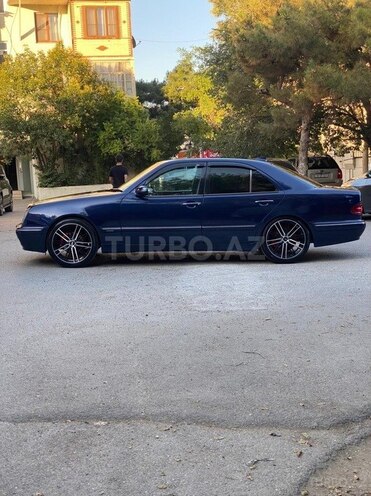 Mercedes E 220 d 2000, 123,575 km - 2.2 l - Bakı