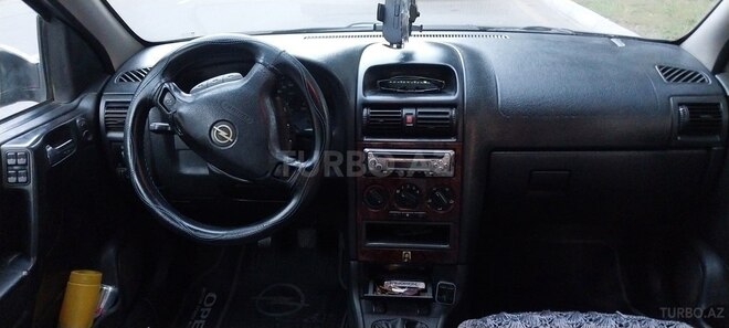 Opel Astra-11