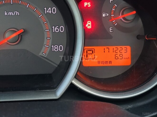 Nissan Tiida-4