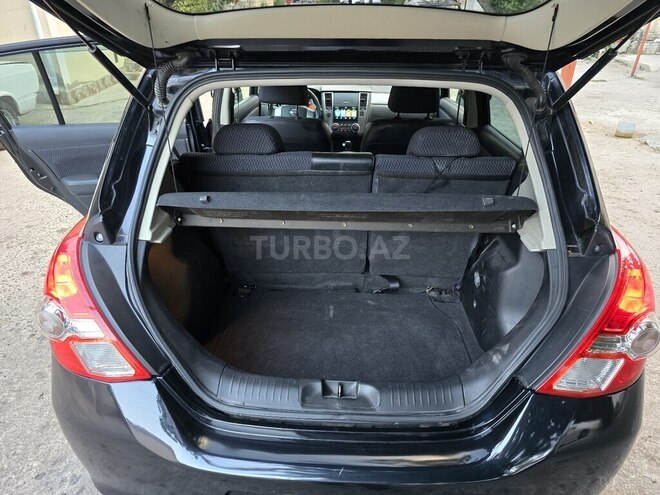Nissan Tiida-5