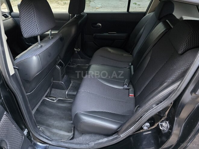 Nissan Tiida-6