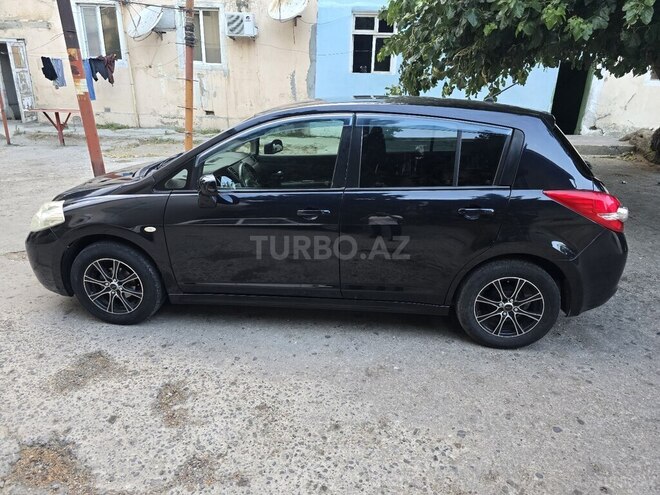 Nissan Tiida-9