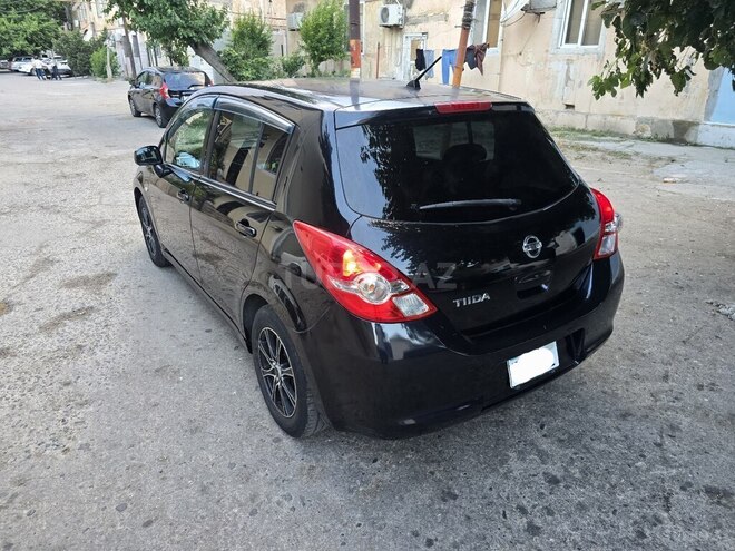 Nissan Tiida-10