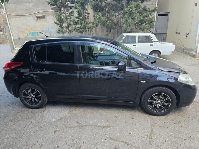 Nissan Tiida-8