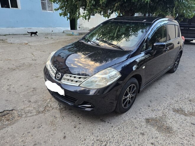 Nissan Tiida-13