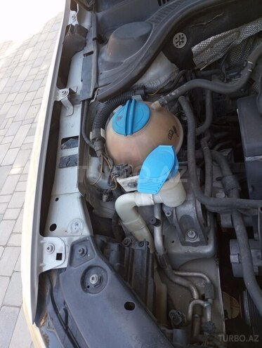 Volkswagen Jetta 2011, 241,402 km - 2.0 l - Bakı