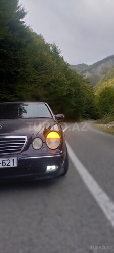 Mercedes E 280 2000, 345,000 km - 2.8 l - Xudat
