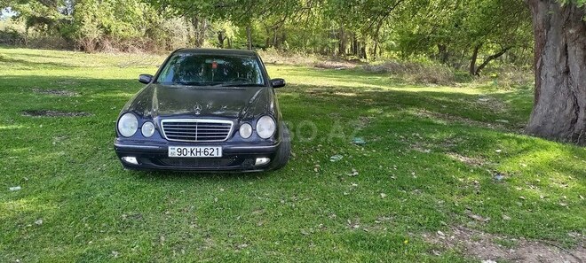 Mercedes E 280 2000, 345,000 km - 2.8 l - Xudat