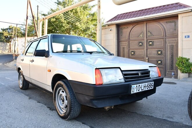 LADA (VAZ) 21099-9