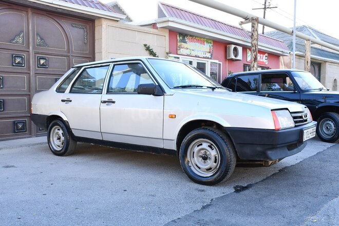 LADA (VAZ) 21099-11