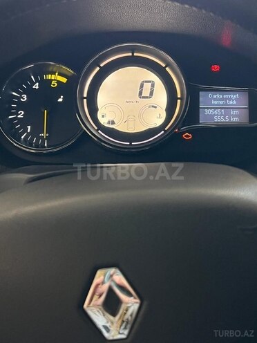 Renault Megane-11