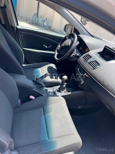 Renault Megane-9