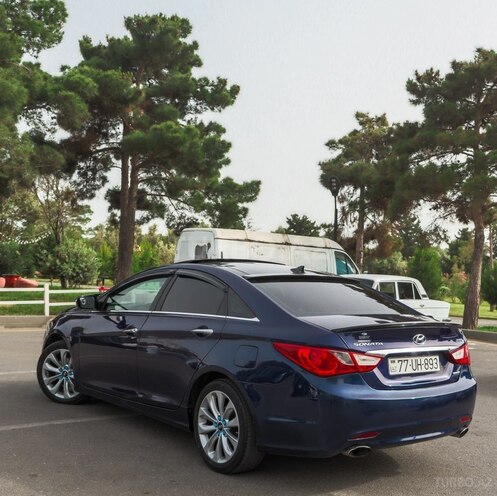 Hyundai Sonata-2