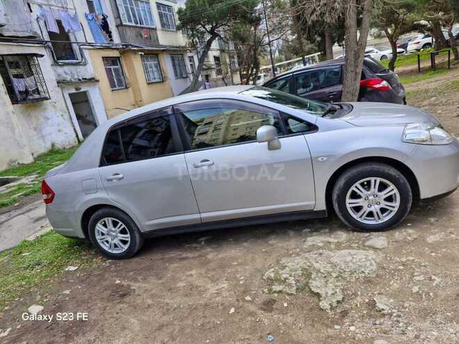 Nissan Tiida-4