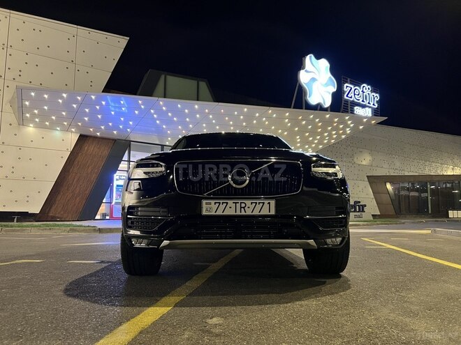Volvo XC90-1