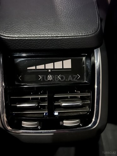 Volvo XC90-16