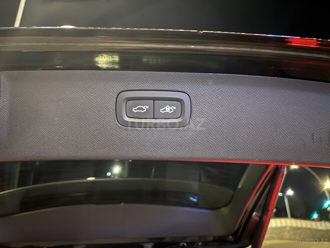 Volvo XC90-9