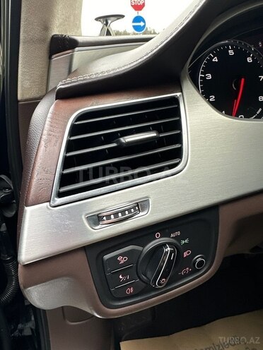 Audi A8-18