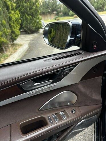 Audi A8-19
