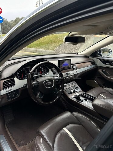 Audi A8-17