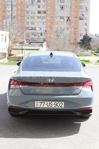 Hyundai Elantra-2