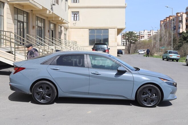 Hyundai Elantra-3