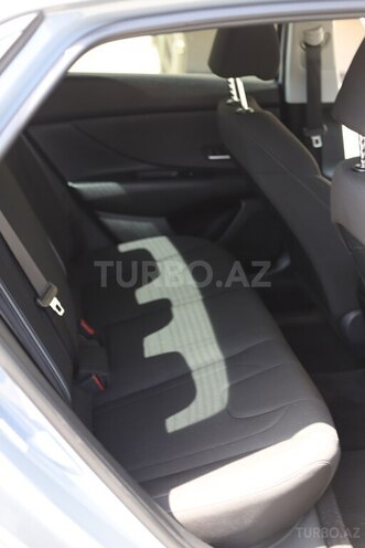 Hyundai Elantra-14