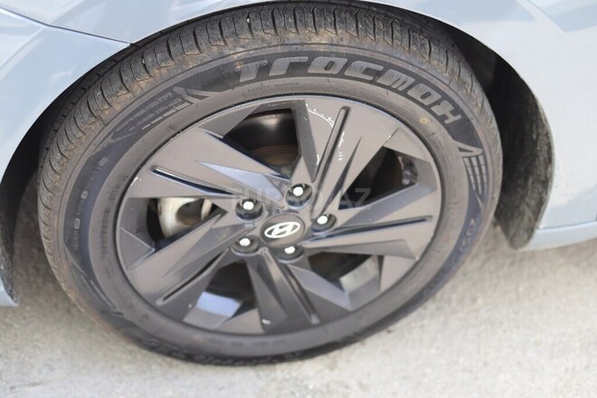 Hyundai Elantra-16
