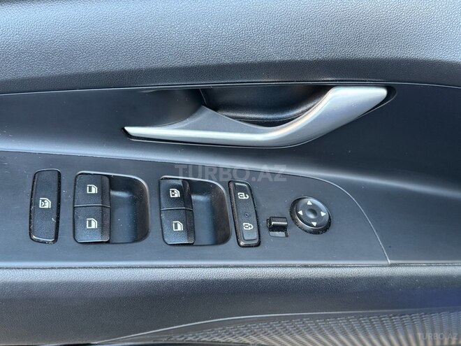 Hyundai Elantra-10