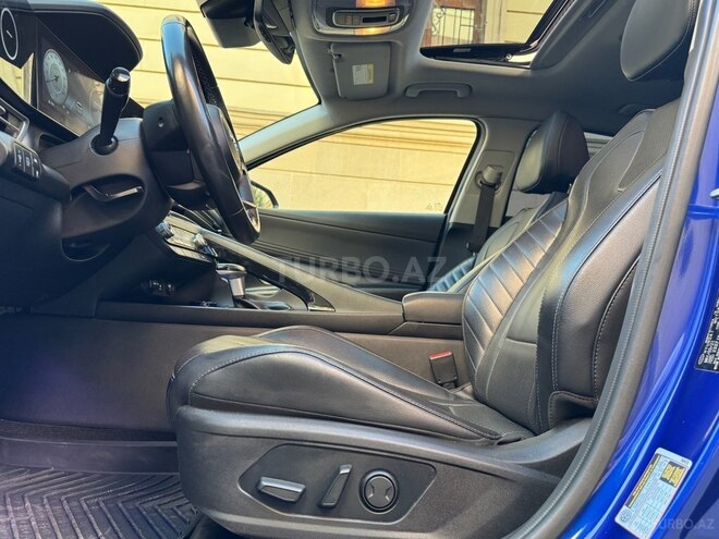 Hyundai Elantra-12