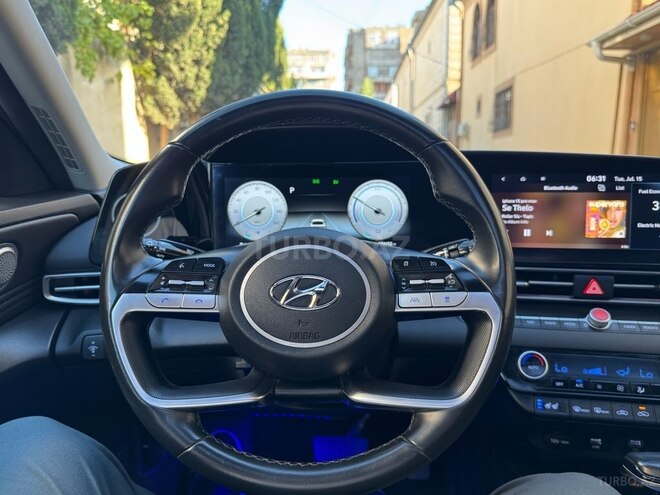Hyundai Elantra-15