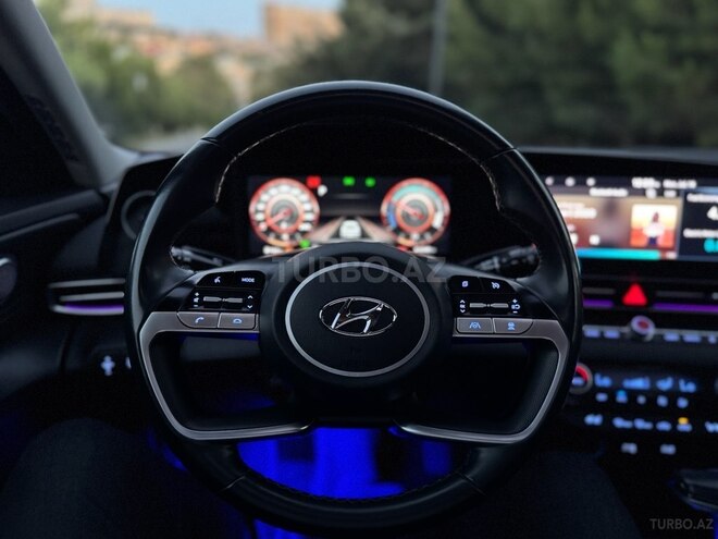 Hyundai Elantra-21