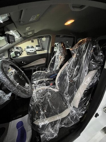 Nissan Note-8