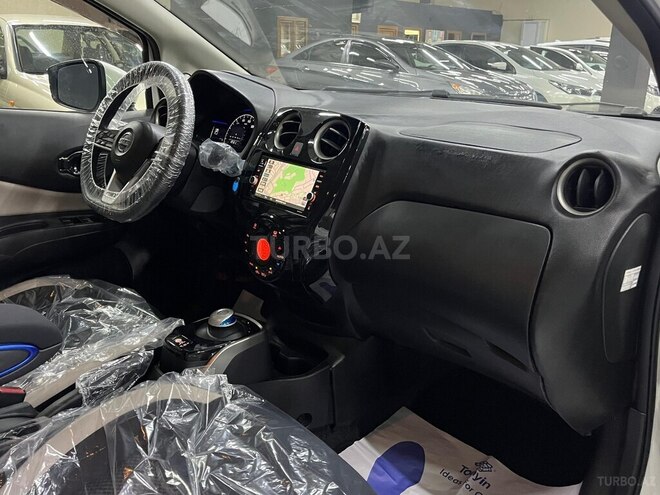 Nissan Note-5