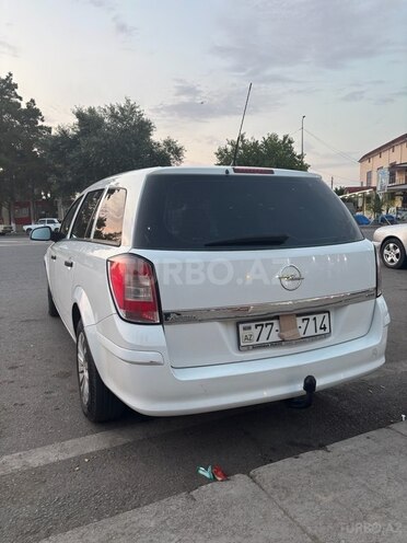 Opel Astra 2010, 390,000 km - 1.3 l - Saatlı