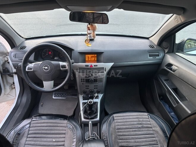 Opel Astra 2010, 390,000 km - 1.3 l - Saatlı