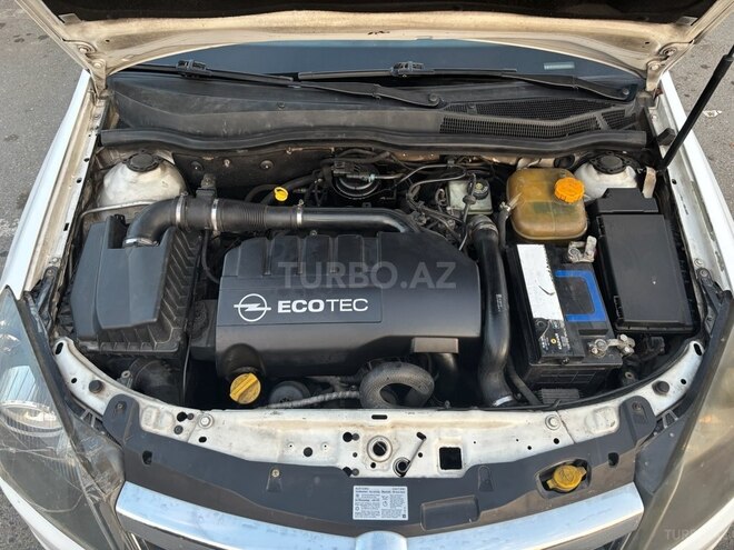 Opel Astra 2010, 390,000 km - 1.3 l - Saatlı