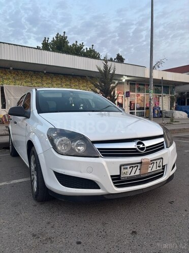 Opel Astra 2010, 390,000 km - 1.3 l - Saatlı