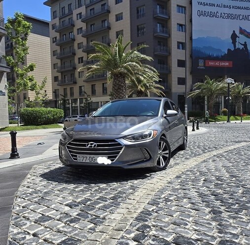 Hyundai Elantra-1