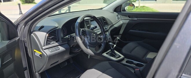 Hyundai Elantra-7