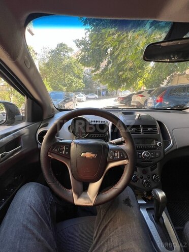 Chevrolet Aveo-10