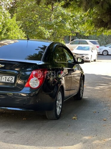 Chevrolet Aveo-8