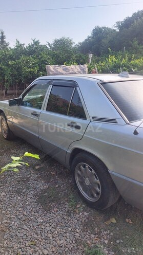 Mercedes 190 1991, 759,000 km - 2.0 l - Astara