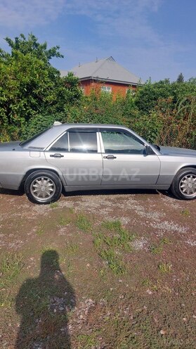 Mercedes 190 1991, 759,000 km - 2.0 l - Astara