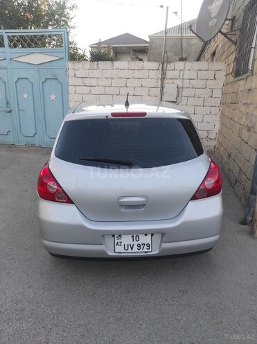 Nissan Tiida-2
